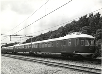 807242 Afbeelding van het electrische treinstel nr. 692 (mat. 1946) van de N.S. tijdens een proefrit naar Maarn.